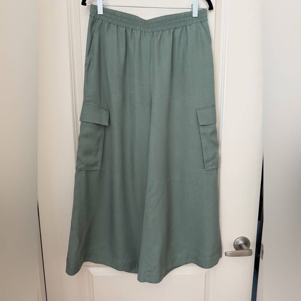 Women's Sage Green Wide Leg Cargo Pants